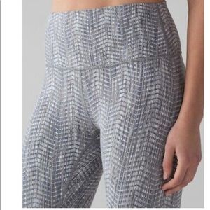 Lululemon Wunder Under crop Luon
